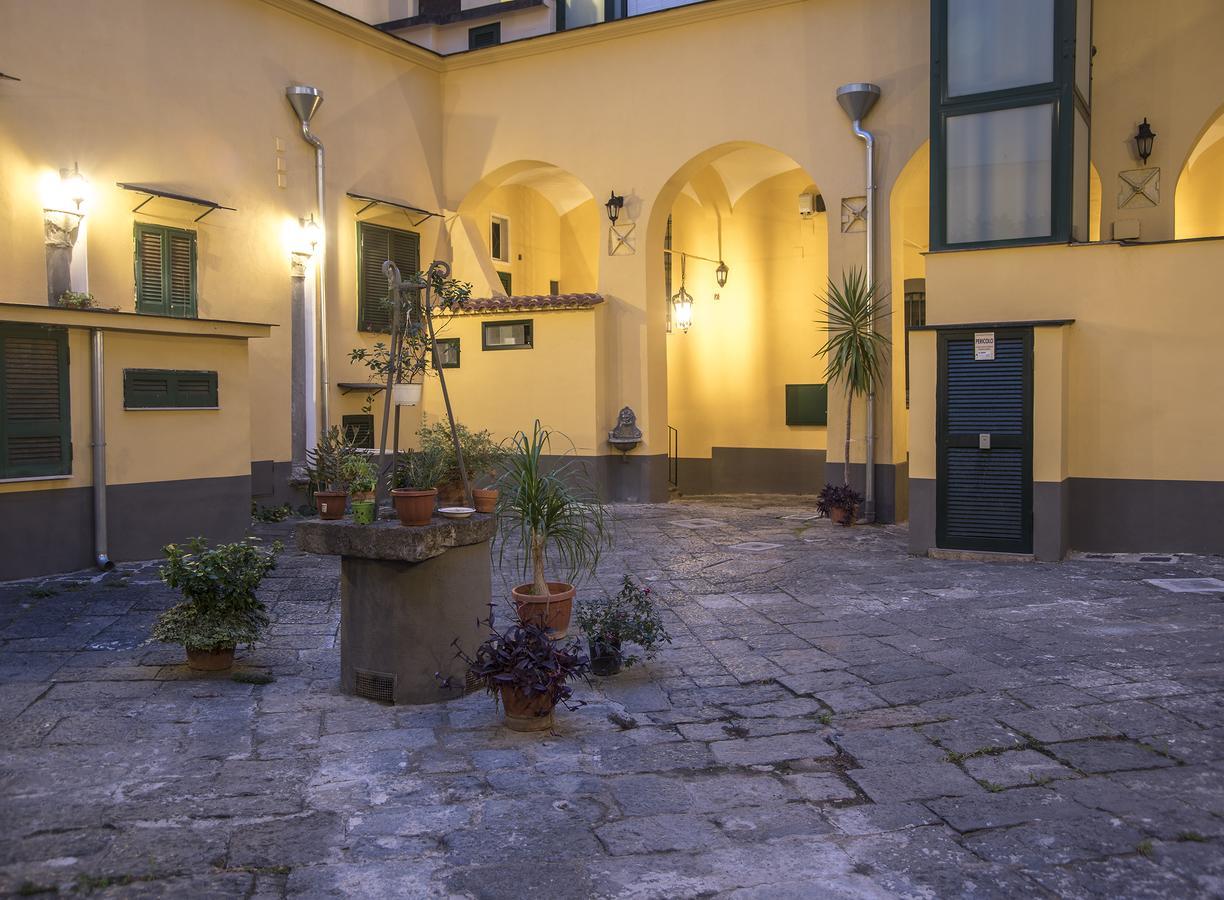 The Rock Apartment Napoli Exterior foto