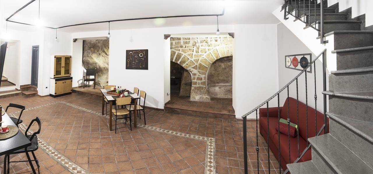 The Rock Apartment Napoli Exterior foto
